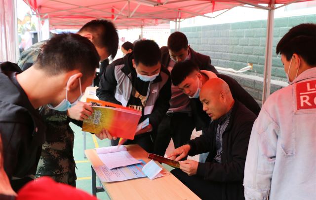 13家企業(yè)“招賢納士”，廣元朝天區(qū)助力退役軍人就業(yè)再添新舉措 聚焦社會(huì)經(jīng)濟(jì)咨詢服務(wù)新業(yè)態(tài)